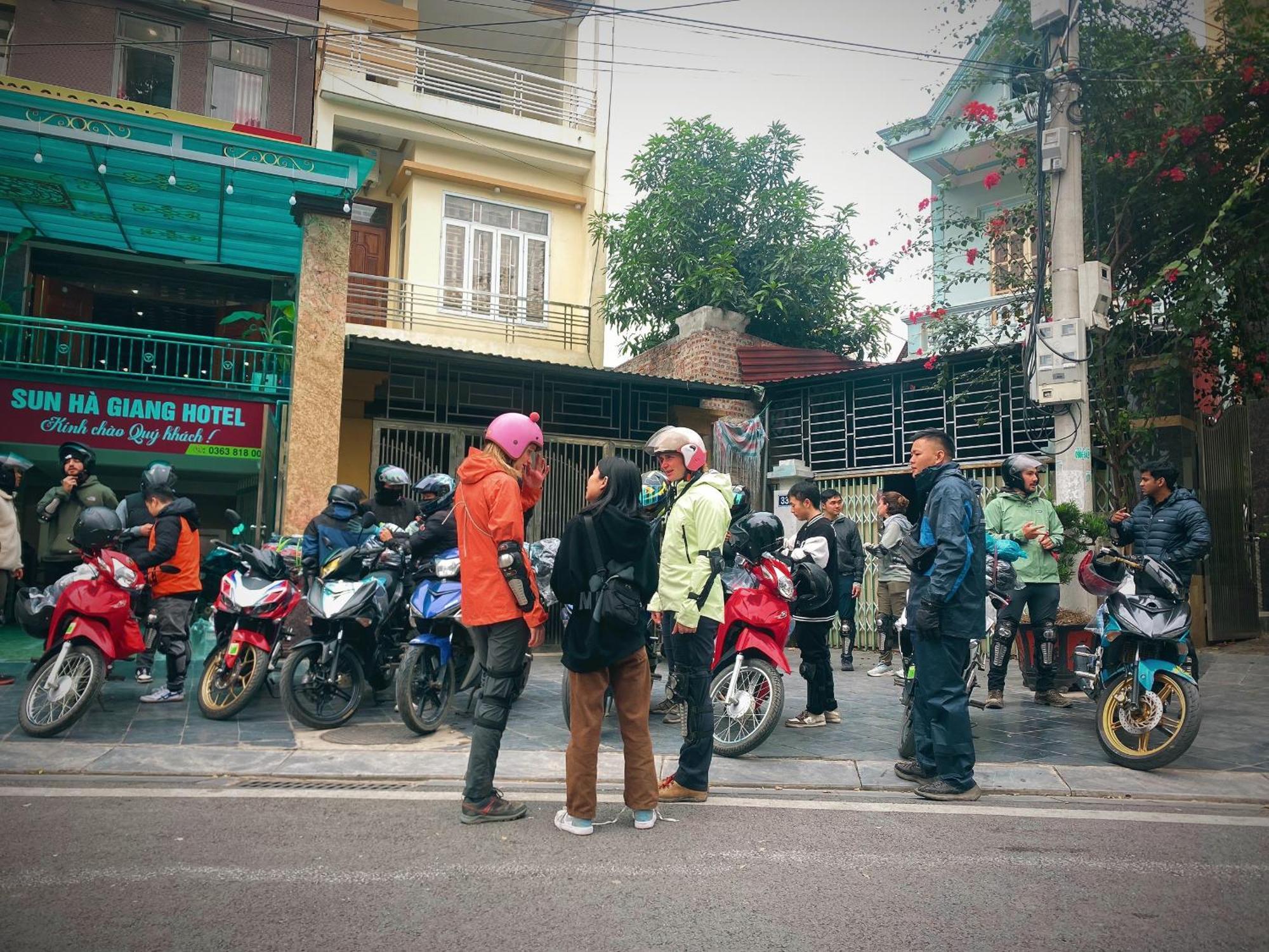 Sun Ha Giang Hotel-Tours-Motorbike Rental Eksteriør billede