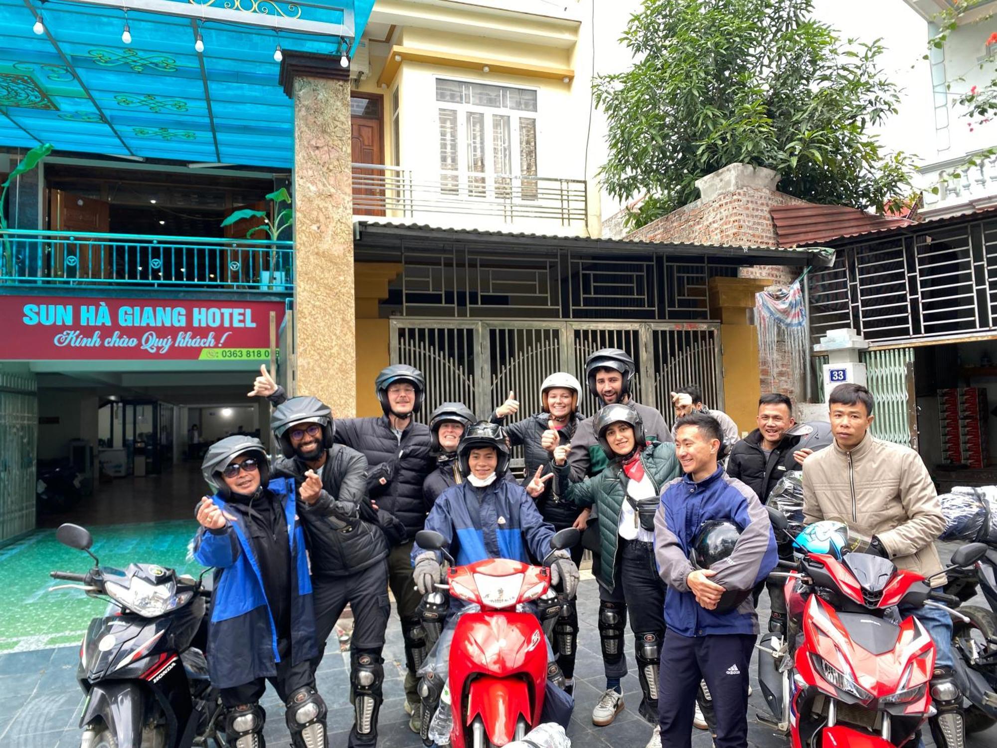 Sun Ha Giang Hotel-Tours-Motorbike Rental Eksteriør billede